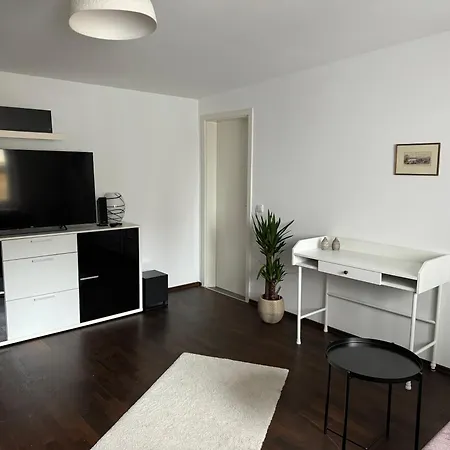 2,5 In Fuerstenfeldbruck-buchenau Apartment
